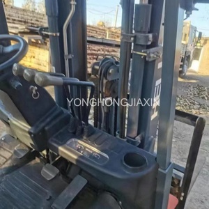 รถยก Komatsu ขนาด25ตันรถยก2.5ตันสำหรับฟาร์มพร้อมเครื่องจักรก่อสร้างเครื่องยนต์ดีเซล - Product Image 4