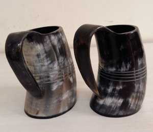 Auténtica taza de cuerno de animal hecha a mano estilo religioso vikingo taza para beber de la India venta promocional a granel - Product Image 2