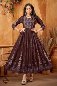 Vestido largo Anarkali Kurti de rayón estampado de alta demanda con bordados elaborados en la mejor combinación de colores - Product Image 5