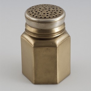 Molinillo de pimienta y coctelera de latón de primera calidad con acabado en tono dorado hecho a mano artesanal Diseñado para interiores de comedor decorativos - Product Image 4