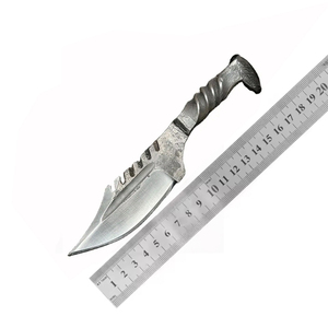 Lame en acier inoxydable Couteau en fer à rail médiéval fait à la main Design unique Couteau à cadeau forgé à la main Couteau antique à manche torsadé - Product Image 6