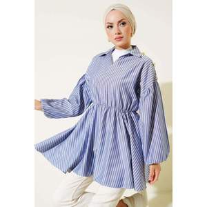 เสื้อคลุมคอวีเอวยางยืดสีน้ำเงิน - Product Image 2