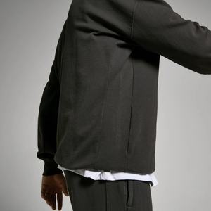 เสื้อสเวตเชิ้ตทรงหลวมแบบดรอปโชว์เดอร์ ผ้าฟลีซ คอวี ปักโลโก้ได้ตามสั่ง ย้อมสีพื้น สำหรับเสื้อผ้าฤดูหนาว ขายส่ง - Product Image 4