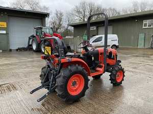 Tracteur à roues d'occasion B1241 pour moteur de plus de 50 000 heures, origine France, avec composants essentiels pour inspection par rapport et vidéo - Product Image 6