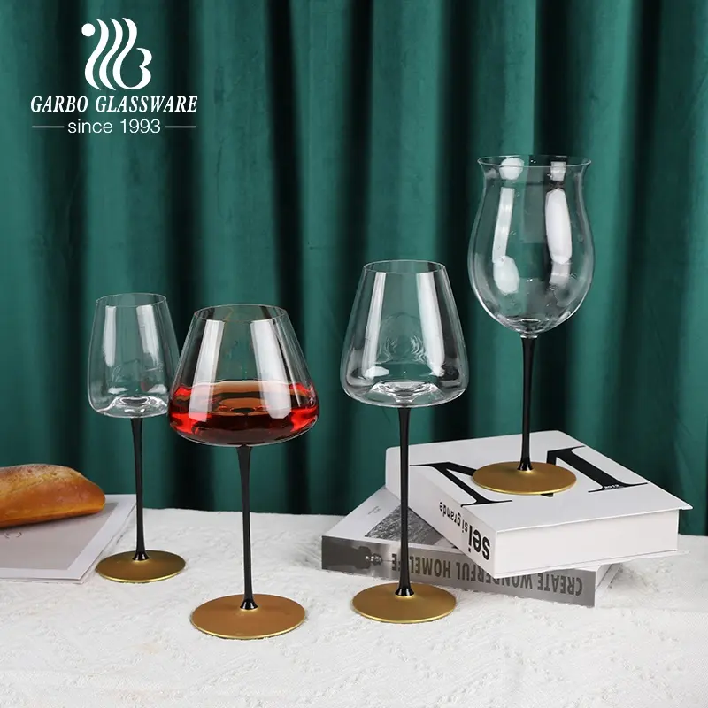 Kleine Moq Handgemaakte Craft Glaswerk Hand Schilderen Kleur Rood En Zwart Stem Spade Serie Tulp Wijn Champagne Rum Serveren Glas