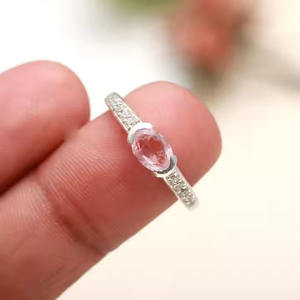 Anillos de Compromiso Minimalistas de Cuarzo Rosa Natural con Engaste de Plata de Ley 925, Corte Ovalado de 6x8mm, Anillos de Boda Clásicos con Piedras Preciosas para Mujer - Product Image 2