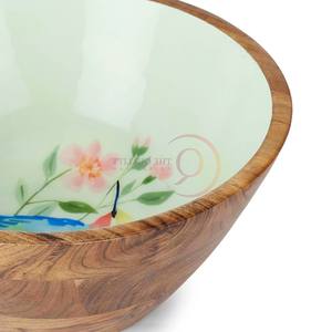 Este Impresionante Tazón de Madera Presenta un Exterior Pulido que Muestra Hermosos Patrones de Grano Natural - Product Image 4