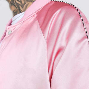 Veste d'hiver en satin de qualité supérieure pour hommes Street Wear Quantité en vrac Vêtements d'extérieur Veste d'hiver en satin pour hommes à bas prix - Product Image 3