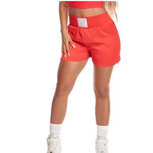 Pantalones cortos de entrenamiento resistentes al desgarro con costuras reforzadas-Dos tonos en blanco y negro - Product Image 1