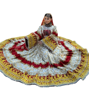 Robe de mariée traditionnelle afghane pour femmes couleur unie à manches longues Design Kuchi antique avec bouton naturel et détail en dentelle - Product Image 2
