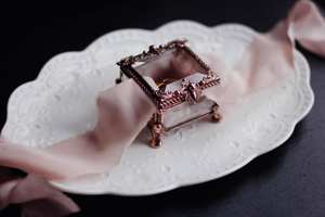 Cajas de joyería antiguas Venta al por mayor Anillo único de lujo Collar Colgante Pulsera Joyería Anillo Caja para compromiso Caja de metal de vidrio - Product Image 2