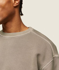 เสื้อสเวตเชิ้ตผู้ชายผ้าฝ้าย 100% คุณภาพเยี่ยม พร้อมปักโลโก้แบรนด์ของคุณเอง สัมผัสนุ่ม อุ่นสบาย - Product Image 4