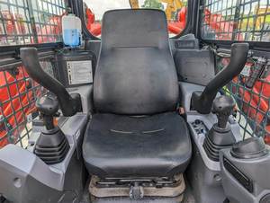 Chargeuse sur chenilles compacte haute performance 2023 Kubota SVL97-2 Skid Steer - Product Image 4