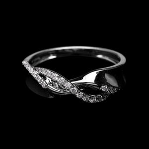 แหวนเพชรคลาสสิกชุบโรเดียมทองคำ 14K ดีไซน์เกลียวประดับเพชรธรรมชาติแบบฝังเพชรเรียงซ้อน - Product Image 2