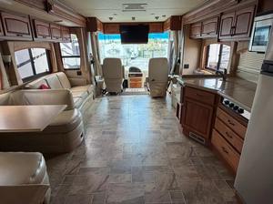 รถบ้านรุ่นใหม่ปี 2008 Holidays Ramblar Neptune XLClass พร้อมห้องสไลด์เอาท์ พร้อมส่งออก - Product Image 4