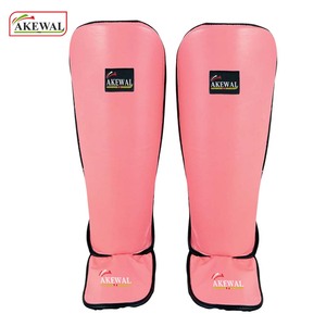 AKEWAL Espinilleras personalizadas de alta calidad hechas de cuero sintético Protector deportivo personalizado Productos de boxeo al por mayor - Product Image 4