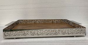 Plateau de service en acier inoxydable et bois de manguier Plateau de service de forme rectangulaire Planche à gravure avec base en bois - Product Image 3