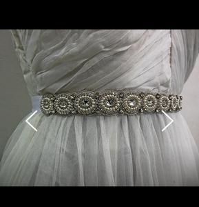 Ceinture à perles artisanale de qualité supérieure, très vendue, idéale pour rehausser les tenues décontractées ou habillées pour femmes - Product Image 5