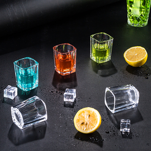 Vasos de chupito de base pesada estilo clásico de 2.2 oz, cuadrados y transparentes, para <span class=keywords><strong>vodka</strong></span>, whisky, tequila, espressos, licores y bebidas espirituosas. - Product Image 6