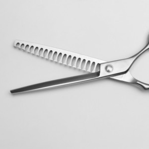 กรรไกรตัดขนสัตว์เลี้ยงแบบมีสายสแตนเลสทนทานสำหรับสุนัข - Product Image 4