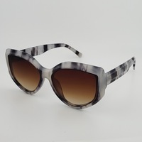 Lunettes de soleil œil de chat pour femmes avec protection UV400 et montures élégantes à bordure complète pour les activités de plein air