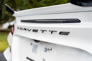 Chevrolet Corvette Z06 Cabriolet Blanc 2024 Certifié d'Occasion en Excellent État Boîte Automatique Turbo Gauche Transmission Intégrale Cuir Clair ACC - Product Image 5