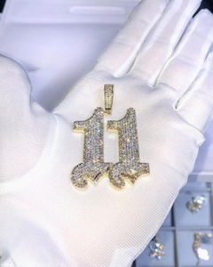 Pendentif Croix Personnalisé en Argent 925 Style Hip Hop, Design Tendance Streetwear Sertie de Diamants Moissanite, Breloques Personnalisées - Product Image 2