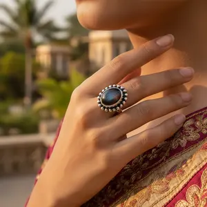 แหวนพลอยเงินแท้ 925 สำหรับผู้หญิง ดีไซน์หรูหรา สีดำ ของขวัญเครื่องประดับ นาฬิกาเสริม - Product Image 3