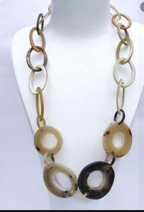 Collier moderne en corne naturelle fait à la main, écologique, en gros, pour femmes, cadeau de Noël, bijoux personnalisés - Product Image 2
