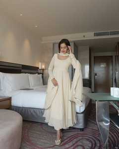 Robe Anarkali de créateur 3 pièces avec séquence élégante et broderie parfaite pour les fêtes, les mariages et les occasions festives - Product Image 2