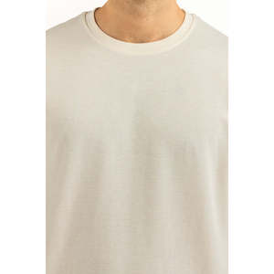 เสื้อยืดโอเวอร์ไซส์ผู้ชายทรงปกติ ผ้าฝ้าย 100% รุ่น MN-TS-SS25-309 พร้อมป้ายกำกับแบบกำหนดเอง ผ้าเจอร์ซีย์ 300gsm ลายเรียบและโลโก้ - Product Image 3