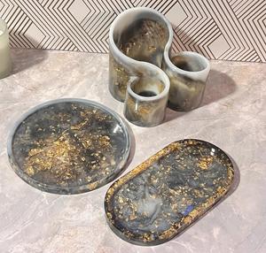 Nuevos artículos de baño personalizados de alta calidad, juegos de baño de resina de 3 piezas, juegos de accesorios de baño de diseño de lujo para uso doméstico y hotelero - Product Image 1