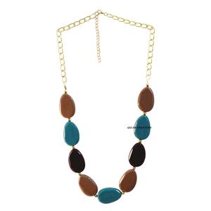 Dernier collier bavoir élégant fait à la main en résine perlée pour femmes bijoux tendance pour les fêtes et vêtements de tous les jours - Product Image 6