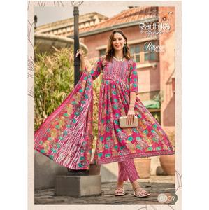 Nuevo diseñador de moda patrón bordado rayón Nayra corte Kurti pantalón Dupatta para mujeres ropa India pakistaní precio al por mayor - Product Image 1