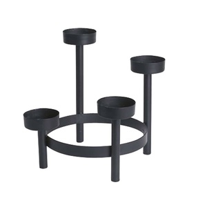 Lot de 3 bougeoirs en métal noir au design simple, parfaits pour la vaisselle élégante et l'objet décoratif élégant de Noël - Product Image 4