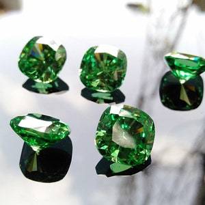 อัญมณีเกรดสูงโคลอมเบียมรกตหินหลวมสำหรับทำเครื่องประดับเบาะพลอยสูงตัดเป็นหินที่ไม่ซ้ำใคร - Product Image 5