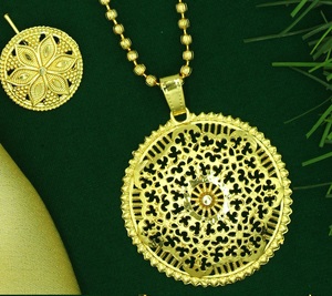 ชุดเครื่องประดับจี้ห้อยคอทองเหลืองชุบทองพร้อมต่างหูชุดจี้แบบโซ่นำเทรนด์ส่งออกแบบดั้งเดิม - Product Image 2