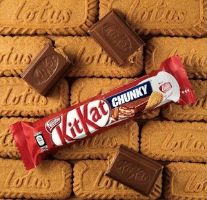Paquete de Barras de Chocolate Sólido Kitkat con Caramelos y Nueces 40g - Barra de Chocolate Compuesto Original con Entrega Directa - Product Image 1