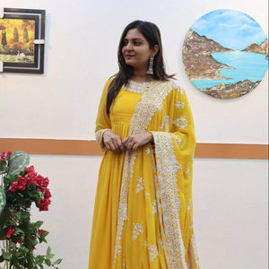 Vestido de trabajo de diamantes con bordado de seda étnica con mangas completas y ropa de fiesta india y pakistaní atractiva Dupatta - Product Image 1