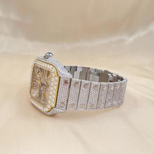 Montre en acier inoxydable avec mouvement à quartz, diamants en moissanite, cadran en verre, bracelet en or jaune, clarté VVS, élève le luxe et la mode - Product Image 5