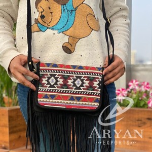 Nouveau fait à la main Offre Spéciale Jacquard daim cuir frange sac à bandoulière multi-usage nouveau Design Vintage sac à bandoulière pas cher taux produit en vrac - Product Image 1