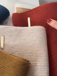 Bufandas largas tejidas al por mayor OEM proveedor personalizado invierno cálido 100% acrílico directo de fábrica accesorios de moda clima frío - Product Image 4