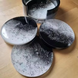 Dessous de verre en résine de la meilleure qualité avec des couleurs vives audacieuses pour rehausser la décoration intérieure et l'attrait quotidien de la table - Product Image 1