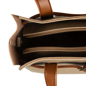 Bolso de mano de gran capacidad para mujer Premium, diseño personalizado de lujo, opciones de cierre de cremallera, bolso de mano de cuero genuino para mujer - Product Image 6