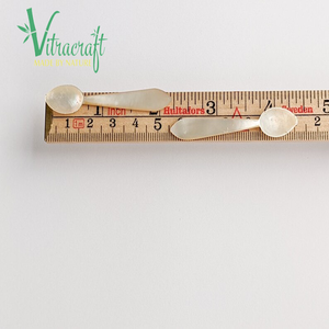 Mini cuillère Unique fabriquée à partir de coquilles de nacre dorées de haute qualité rend le plaisir du Caviar plus luxueux taille 5.5cm - Product Image 3