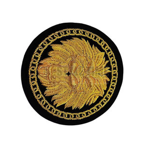 Insignias Bordadas de Alta Calidad con Detalle en la Confección y Fuerte Adhesión para Decoración de Ropa - Product Image 3