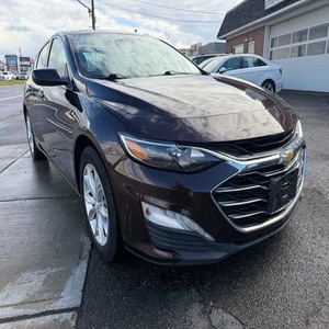 PRÊT À LA VENTE : M-ALIBU LT SEDAN 2020 D'OCCASION, INTÉRIEUR GRIS, EXTÉRIEUR ROUGE, FAIBLE CONSOMMATION DE CARBURANT, TRANSMISSION CVT, TROISIÈME GÈNÉRATION, Traction avant, 160 CV À VENDRE - Product Image 1
