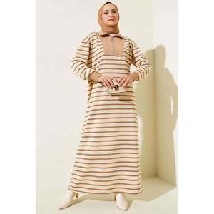 Robe rayée à demi-zip sur le devant Latte - Product Image 4