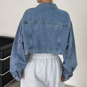 Chaqueta vaquera recortada personalizada para mujer, diseño informal con botones azules, ropa de abrigo femenina a la moda, ropa de mujer OEM - Product Image 6