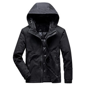 Veste tactique de chasse isolée personnalisée en gros, à capuche chauffante d'extérieur, imperméable, respirante, softshell, coupe-vent - Product Image 4